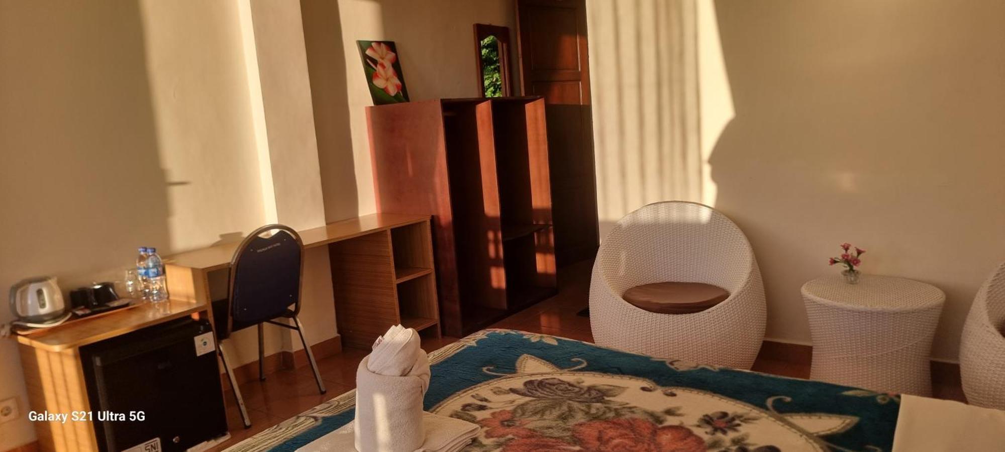 Bajawa-Roo Hotel Luaran gambar